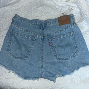 Levi’s ruffled blue jean shorts size 29.